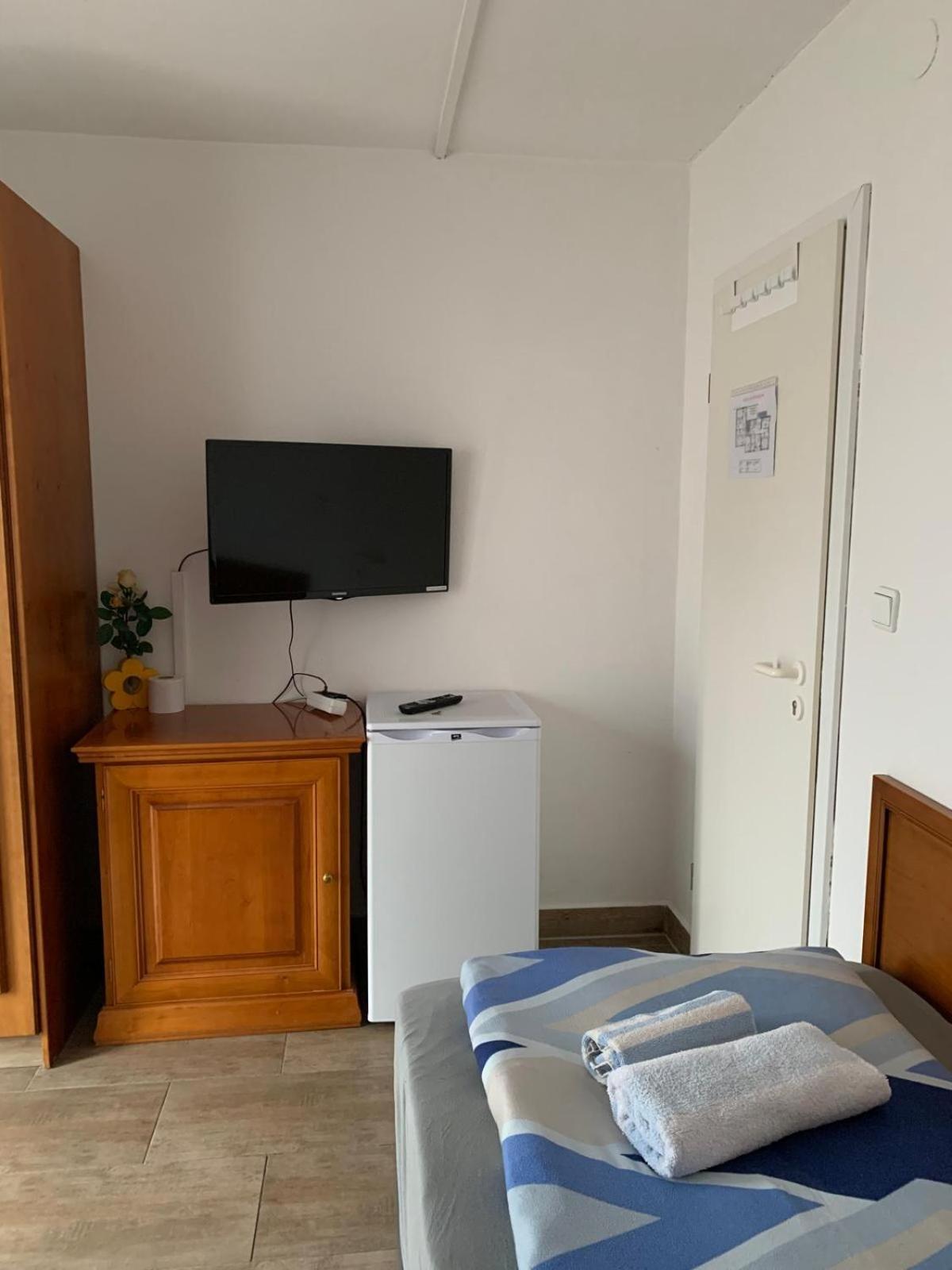 Zv-Scholtz Gaestehaus Eisenfelden Winhoring Buitenkant foto